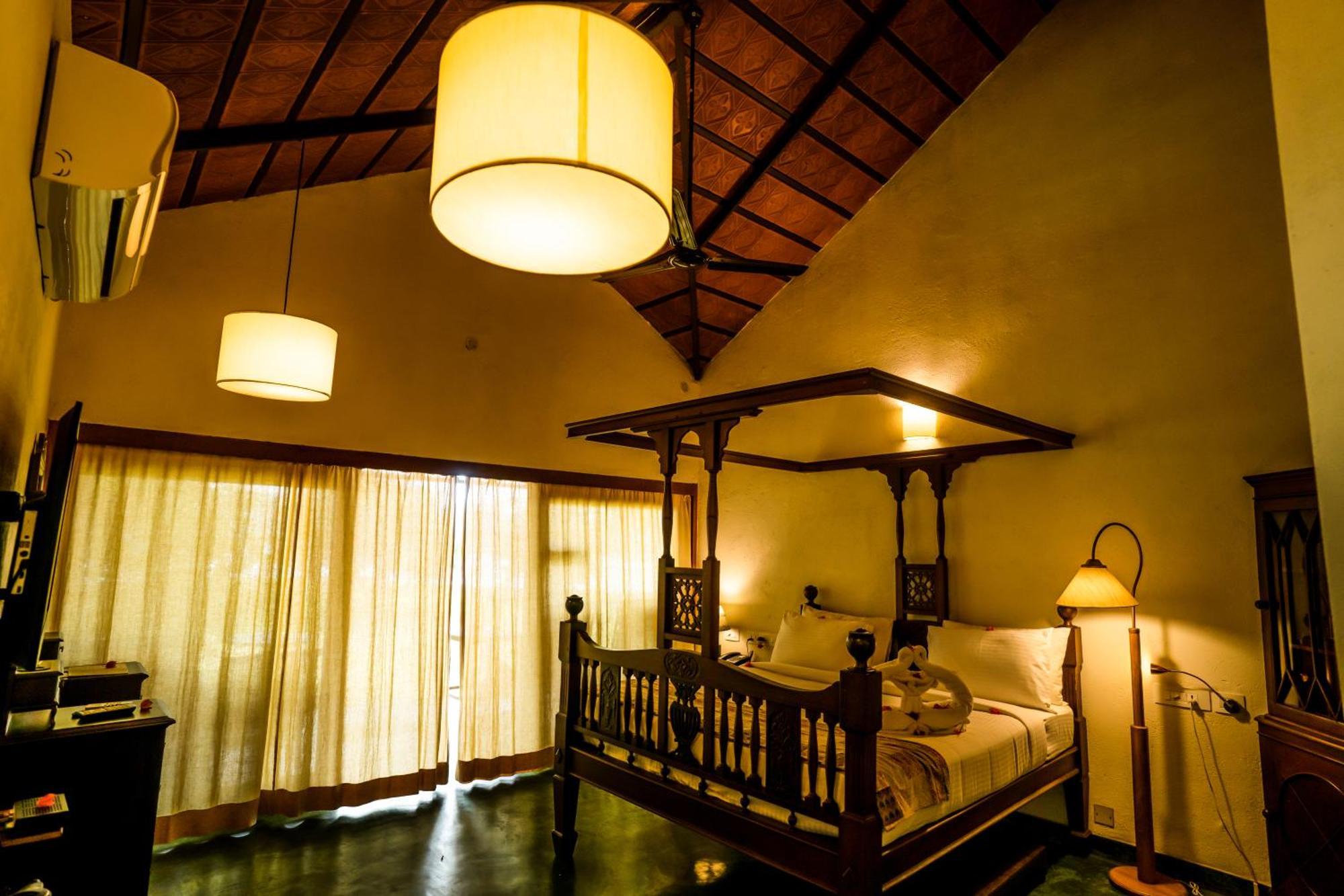 Cranganor History Cafe & Riverside Chateau North Paravur Exterior foto