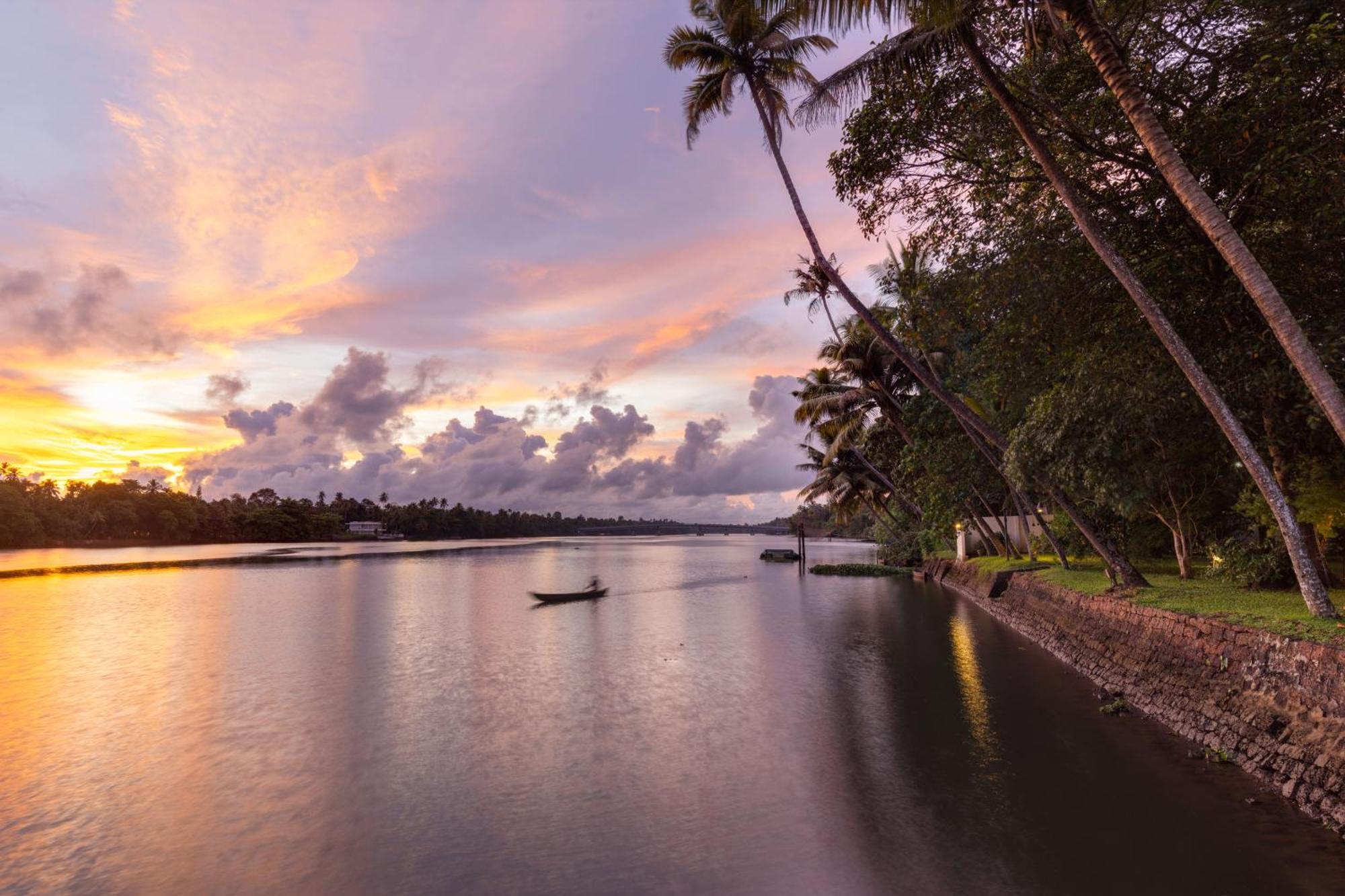 Cranganor History Cafe & Riverside Chateau North Paravur Exterior foto